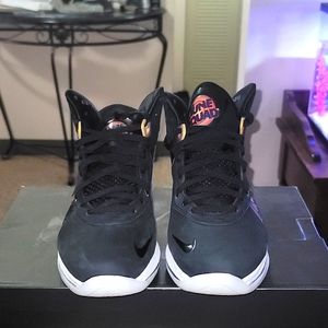 Lebron 8 "Space Jam 2"